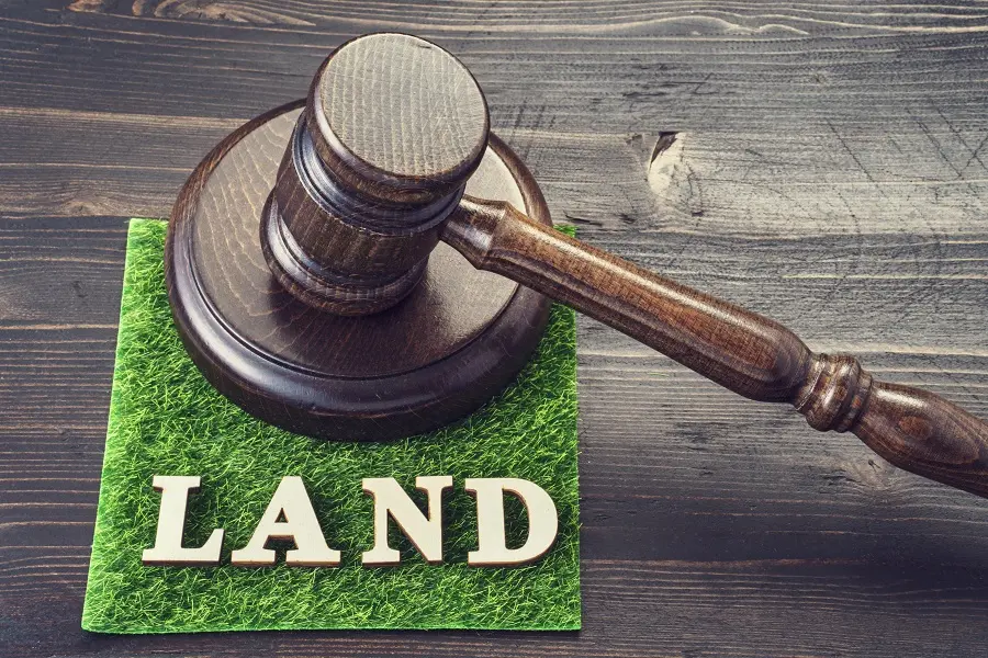 Prescriptive Easement vs. Adverse Possession in Texas: When Land Use Becomes a Legal Issue